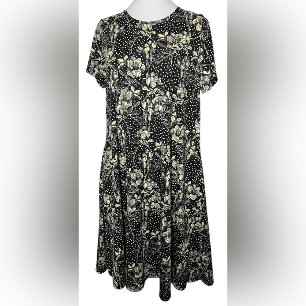 LuLaRoe Small Jessie Aline Swing Dress Black Floral Polka Dot Shirt Dress pocket